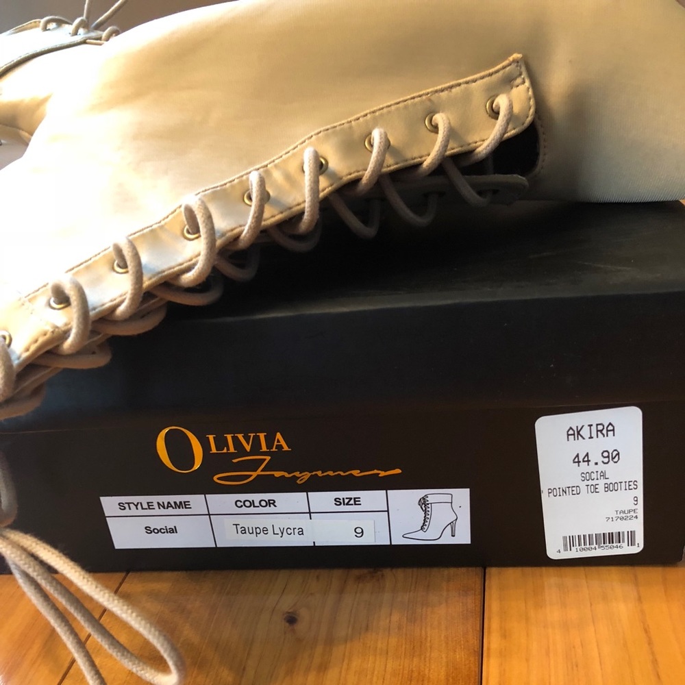 🚨SALE🚨Olivia & Jaymes Lycra/Satin Taupe Booties - Picture 3 of 8